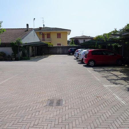 Bed and Breakfast Residenza Il Giglio Mozzecane Exterior foto