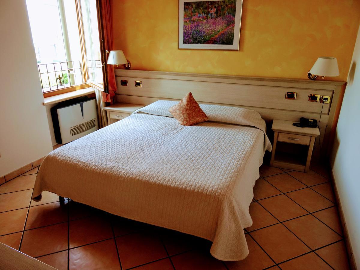 Bed and Breakfast Residenza Il Giglio Mozzecane Exterior foto