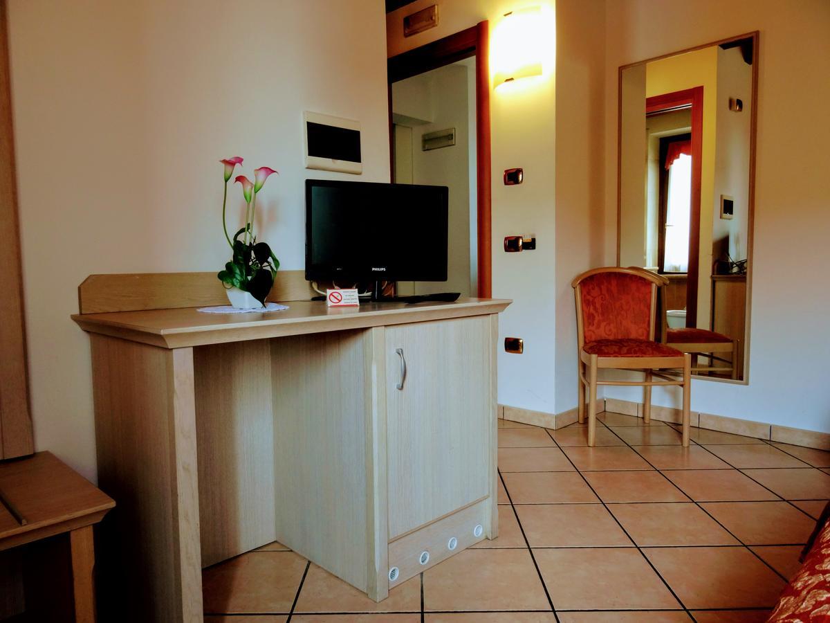 Bed and Breakfast Residenza Il Giglio Mozzecane Exterior foto
